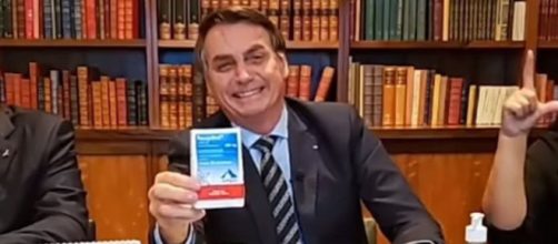 YouTube remove v&iacute;deos de Bolsonaro disseminando desinforma&ccedil;&atilde;o (Reprodu&ccedil;&atilde;o/Facebook)