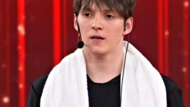 Amici 20, Il padre di Samuele difende il figlio dagli hater: 'Ma che vita avete?'.