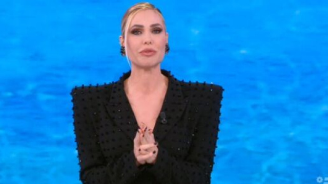 Isola dei Famosi 2021 passa al venerd&igrave; sera.