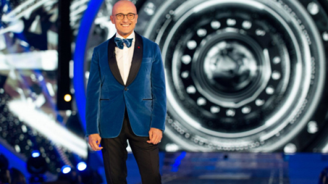 Alfonso Signorini su Barbara D'Urso: 'Quel modo di fare tv &egrave; molto lontano dal mio'.