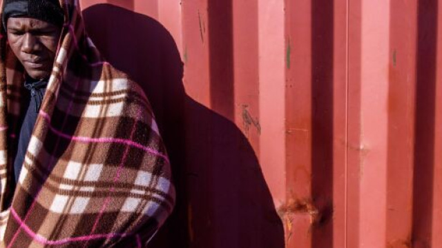 Foggia, da un suv spari contro tre migranti.