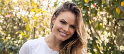 Al&eacute;m da ex-'BBB' ga&uacute;cha Nati Casassola, o ator Henry Castelli tamb&eacute;m estaria presente na festa (Reprodu&ccedil;&atilde;o/Instagram)