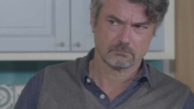 Upas, spoiler al 7 maggio: Michele scombussolato da una brutta notizia ignota.