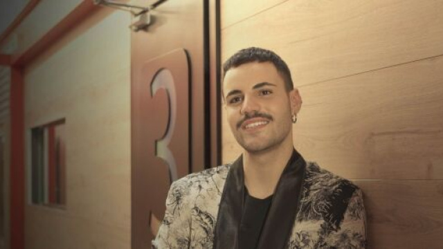 Amici 20, Rudy Zerbi invita a sorpresa Raffaele nella sua trasmissione radiofonica.