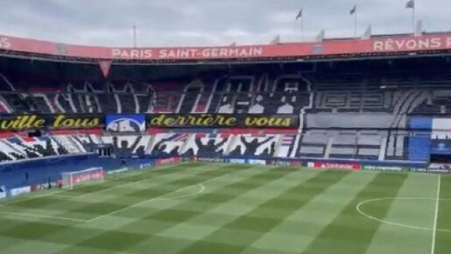 PSG - Manchester City : Le magnifique tifo au Parc des Princes (Credit : Twitter officiel PSG)