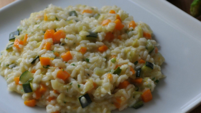 Risotto con le verdure, un primo piatto genuino.