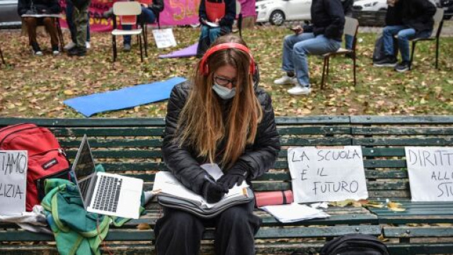 Scuola aperta d'estate da giugno a settembre.