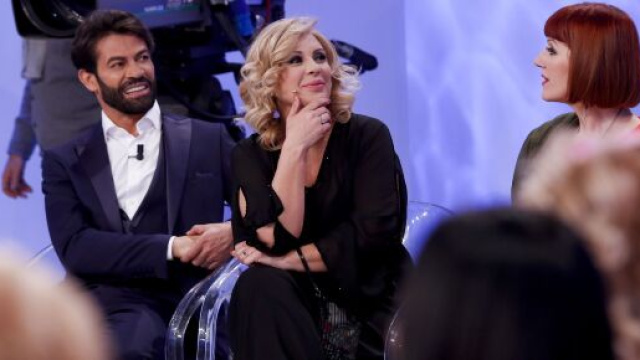 Uomini e donne, Tina ritorna in studio.