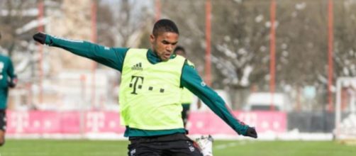 Gr&ecirc;mio quer Douglas Costa, mas empecilhos s&atilde;o gerados (Reprodu&ccedil;&atilde;o/Instagram)