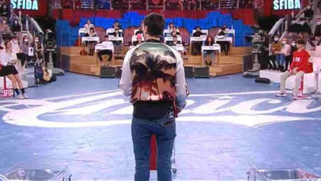 Amici 20, polemica di Simone Nolasco sugli spoiler del serale.