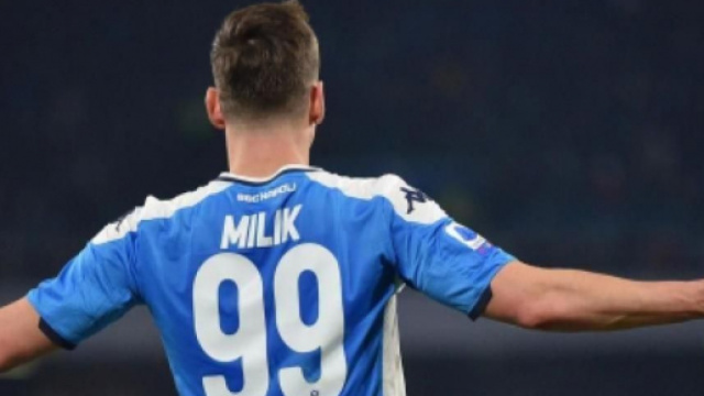 Arkadiusz Milik con la maglia del Napoli.