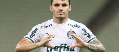 Destaque do Palmeiras, Raphael Veiga levantou d&uacute;vidas no alviverde. (Arquivo Blasting News)