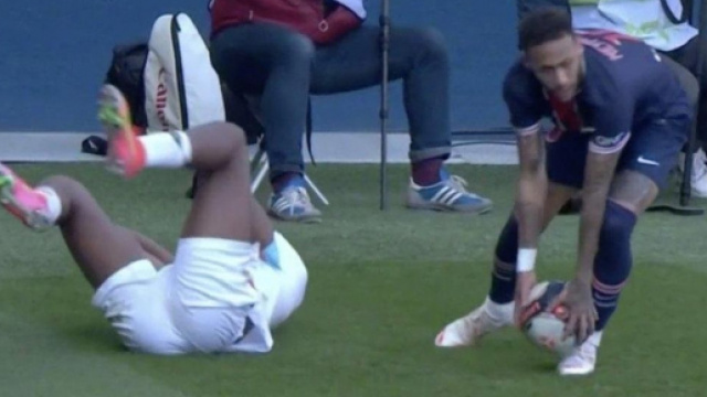 Quelle sanction pour Neymar apr&egrave;s son carton rouge re&ccedil;u contre Lille ? - Photo capture d'&eacute;cran vid&eacute;o Canal+
