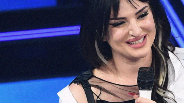 Amici 20, Arisa lancia la sfida Raffaele contro Aka7even.
