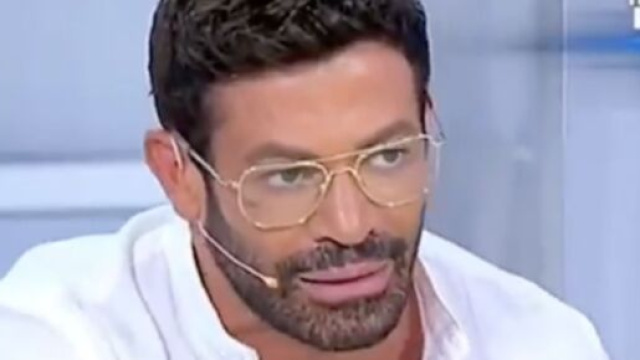 Gianni Sperti ammette di essersi rifatto.