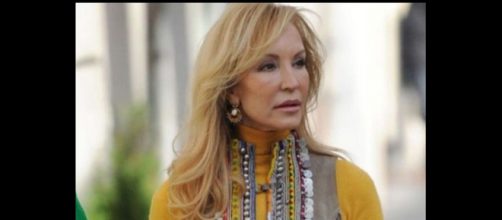 Carmen Lomana pasea el Jueves Santo, sin mascarilla. (Foto Instagram @carmen_lomana)