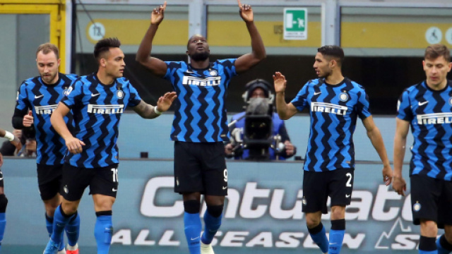 L'Inter batte 2-1 il Sassuolo e sale a +11 sul Milan