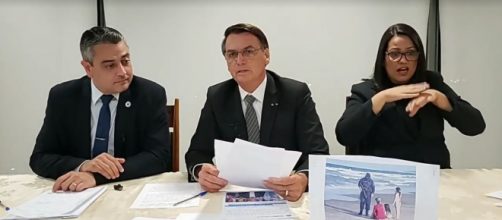 Presidente Bolsonaro realizou mais uma tradicional live nesta quinta-feira (8) (Reprodu&ccedil;&atilde;o/YouTube)