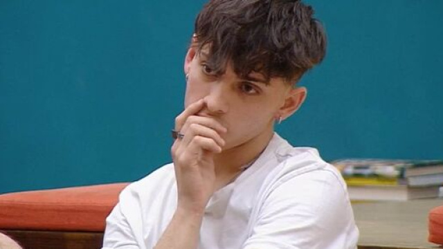 Amici 20, Deddy in lacrime per la mancanza della fidanzata Di Grazia.