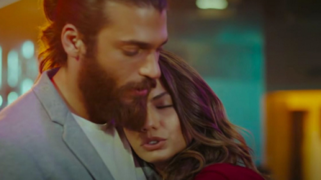 DayDreamer, trama 14 aprile: Sanem balla ubriaca appoggiata sul petto di Can.