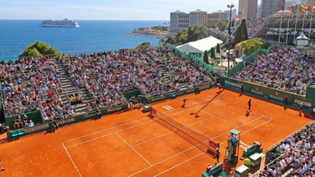 Una veduta incantevole del campo centrale di Montecarlo.