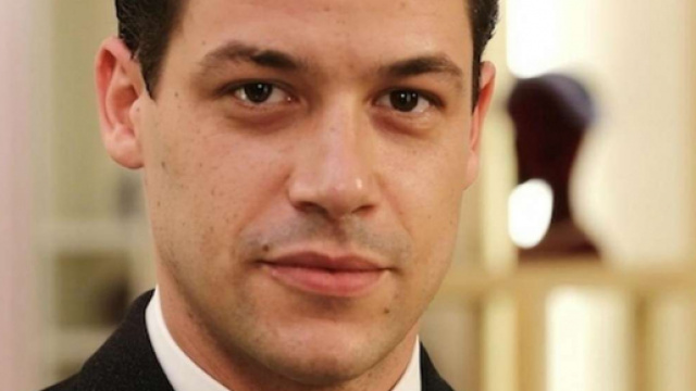 Il Paradiso delle Signore, Cosimo potrebbe partire per sempre senza Gabriella.