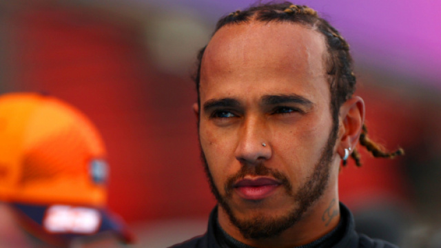 Lewis Hamilton vince a Barcellona davanti a Max Verstappen