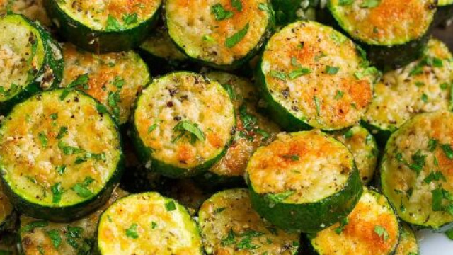 Pizzette di zucchine, una delizia per tutti i palati.