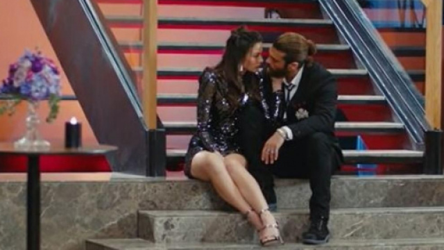 DayDreamer: Can e Sanem dormono insieme e abbracciati.