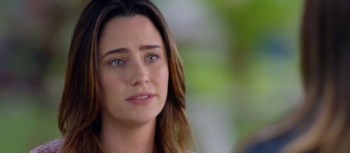 Ana confessa a Alice que ainda tem amor por Rodrigo em 'A Vida da Gente' (Reprodu&ccedil;&atilde;o/TV Globo)