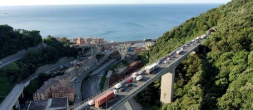 Un tramo de la autopista de la Liguria, donde muri&oacute; el hombre y donde la esposa descubri&oacute; que ten&iacute;a una amante. (Foto Wikipedia Common)