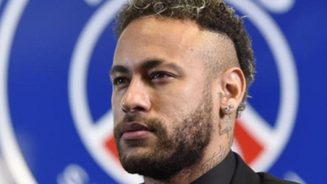Neymar agac&eacute; sur Instagram par l'arbitrage lors de Montpellier vs PSG - Cr&eacute;dit Instagram @neymarjr
