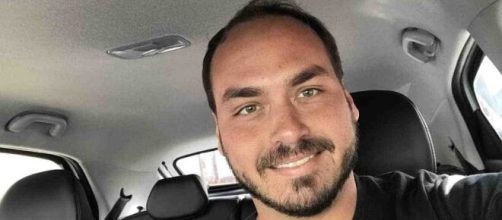 Carlos Bolsonaro ter&aacute; que explicar participa&ccedil;&atilde;o em reuni&atilde;o com a Pfizer (Reprodu&ccedil;&atilde;o/Instagram)