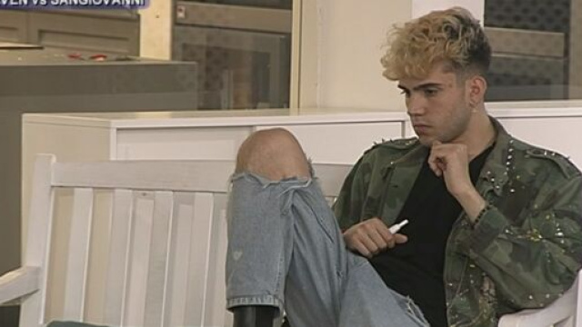 Amici 20, Aka7even in casetta.