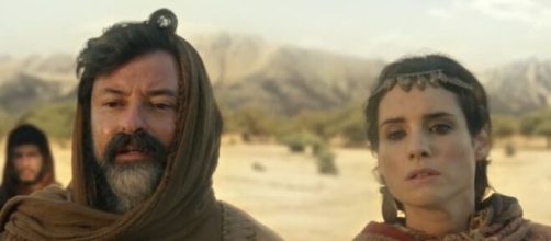 L&oacute; e Ayla em 'G&ecirc;nesis' (Reprodu&ccedil;&atilde;o/Record TV)