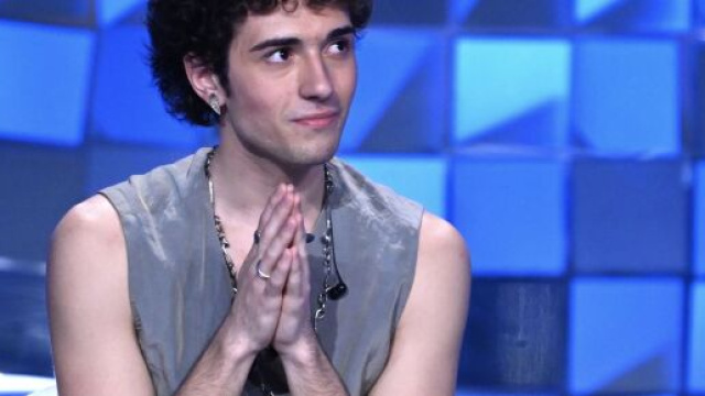 Amici, Tancredi sulla presunta lite con Arisa: 'Non &egrave; successo niente'.