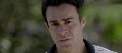 Fernando fica surtado em 'Imp&eacute;rio' (Reprodu&ccedil;&atilde;o/TV Globo)