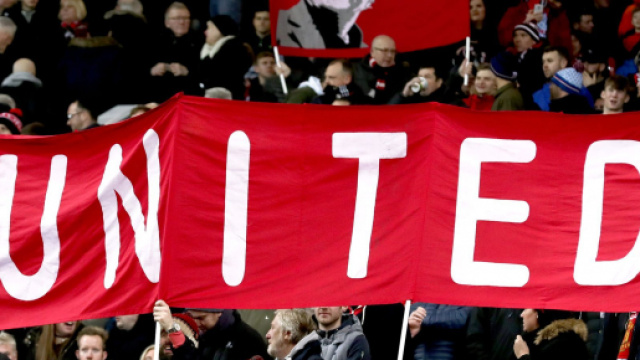 I tifosi del Manchester United invadono Old Trafford