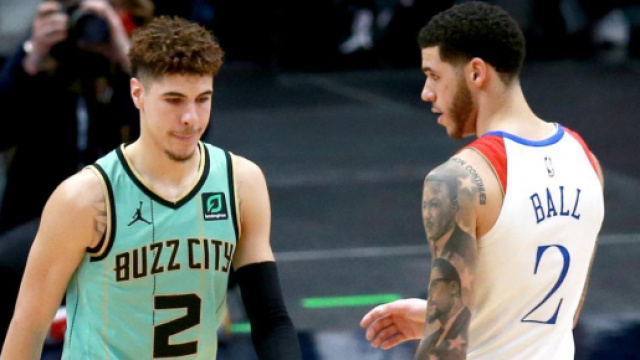 Lamelo Ball, di Charlotte Hornets e il fratello Lonzo Ball dei New Orleans Pelicans.