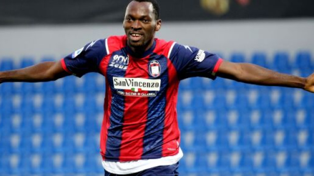 Simy, l'attaccante del Crotone il prossimo anno potrebbe rimanere in serie A.
