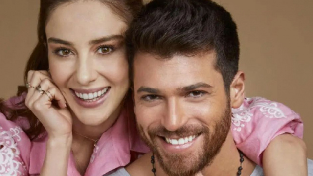 Bay Yanlis: Ezgi e &Ouml;zg&uuml;r stringono un accordo.