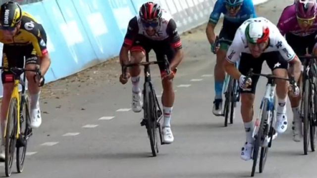 Lo sprint di Giacomo Nizzolo a Verona.