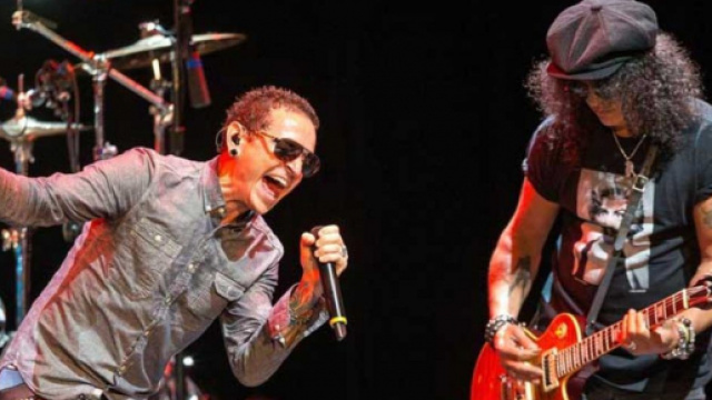 Slash insieme a Chester Bennington dei Linkin Park