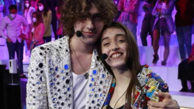 Amici 20 a Verissimo: Sangiovanni e Giulia innamorati, Deddy ringrazia Rosa.