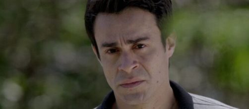 Ex-noivo tentar&aacute; sabotar o romance de Cristina e Vicente em 'Imp&eacute;rio' (Reprodu&ccedil;&atilde;o/TV Globo)