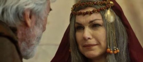 Sara decide manter segredo em 'G&ecirc;nesis' (Reprodu&ccedil;&atilde;o/Record TV)