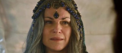 Sara faz revela&ccedil;&atilde;o em 'G&ecirc;nesis'. (Reprodu&ccedil;&atilde;o/RecordTV)