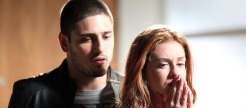 Lucas e Isis em 'Imp&eacute;rio' (Reprodu&ccedil;&atilde;o/TV Globo)