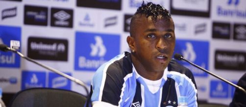 Miller Bola&ntilde;os foi uma das grandes contrata&ccedil;&otilde;es de impacto no Gr&ecirc;mio (Lucas Uebel/Gr&ecirc;mio)