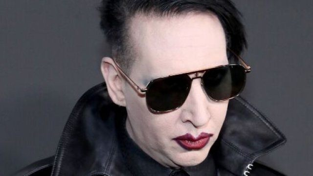 Marilyn Manson: emesso un mandato d'arresto per il cantante